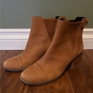 Toms Everly Tan Nubuck Heeled Boot Size 8